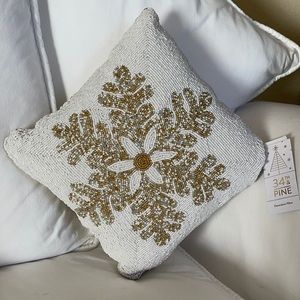 Beaded Snowflake Christmas Holiday Winter Snow Pillow Throw White Gold